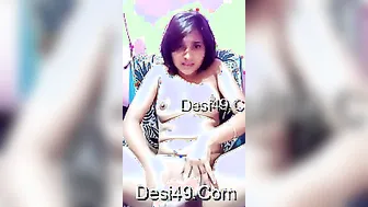 My GF Fingering Her Wet Pussy After Teasing Her Tits