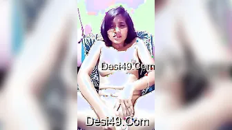 My GF Fingering Her Wet Pussy After Teasing Her Tits