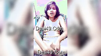 My GF Fingering Her Wet Pussy After Teasing Her Tits