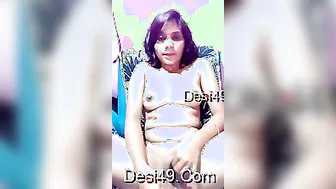 My GF Fingering Her Wet Pussy After Teasing Her Tits