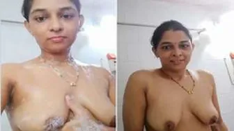 Sexy Boudi Bathing Naked And Showing Everything In Bathroom