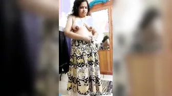 Mallu Aunty Stripping Naked Showing Everything On Camera Today