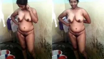 Married Woman Bathing Alone Getting Herself Clean And Turned On