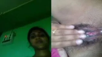 My Desi Girl Fingering Herself Recording It All On Her Phone