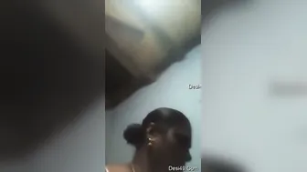 Sexy Mallu Babe Exposing Her Bare Chest And Pussy On Camera