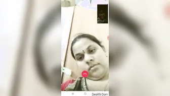 Telugu Married Woman Showing Off Her Huge Natural Tits Again