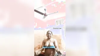 Sexy Village Bhabhi Exposing Her Perfect Boobs For Her Boyfriend