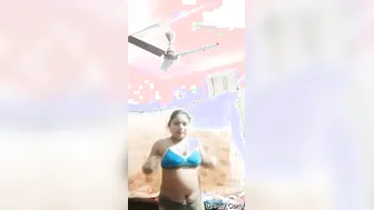 Sexy Village Bhabhi Exposing Her Perfect Boobs For Her Boyfriend