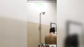 Married Bhabhi Taking Bath And Getting Wet On Video Call Live