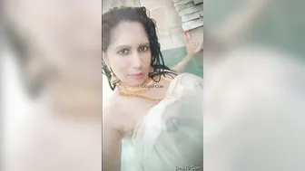 Local Bhabhi Flashing Her Massive Natural Boobs Again For You