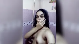 Hot GF Filming Herself In The Shower For Her Boyfriend