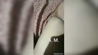 Tamil Housewife Getting Naked And Showing Off During Live Session