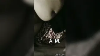 Tamil Housewife Getting Naked And Showing Off During Live Session