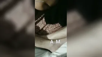 Tamil Housewife Getting Naked And Showing Off During Live Session