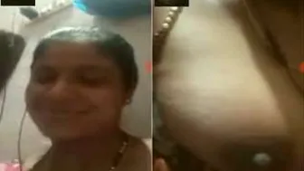 Married Bhabhi Teasing Her Secret Lover Over Late Night Video Call