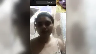 Married Bhabhi Showing Her Nude Body On Video Call With Me Today