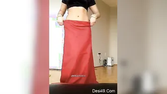 Desi Wife Doing Hot Striptease Dance Removing All Her Clothes