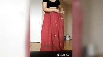 Desi Wife Doing Hot Striptease Dance Removing All Her Clothes