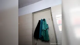 Pretty Desi Babe Bathing Naked Catching Her On Hidden Camera