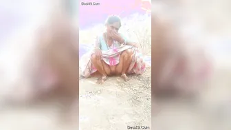 Mature Bhabhi Squatting To Pee Outdoors While Hubby Films Her