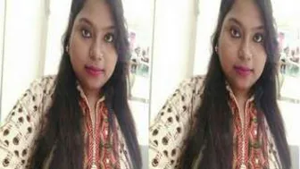 Horny Girl From Kolkata Stripping Naked On Late Night Video