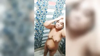Married Bhabhi Soaking Wet And Naked During Her Shower Session