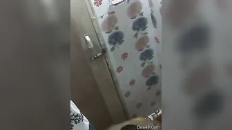 Thick Boudi Washing Herself Naked In Bathroom Caught On Video