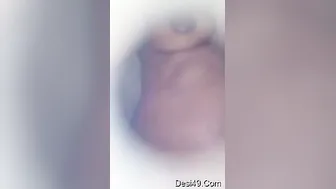 Married Boudi Bathing Outdoors Caught On Camera Completely Nude