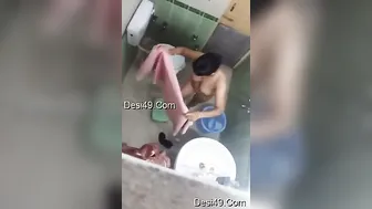 Voyeur Catches Curvy Indian Bhabhi Bathing In Bathroom Hidden