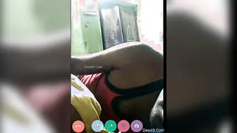 Desi Village GF Flashing Her Bare Tits On Cam