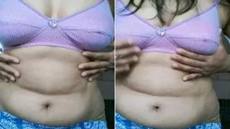 Cute Indian Babe Exposing Her Tits And Pussy In Homemade Clip