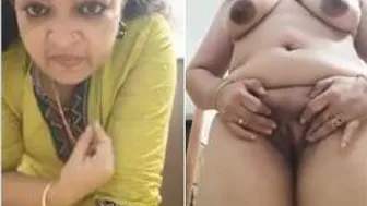 Married Mallu Aunty Exposing Her Curves While Husband Is Away