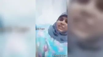 Bangla Aunty Spreading Her Legs And Showing Pussy And Big Boobs