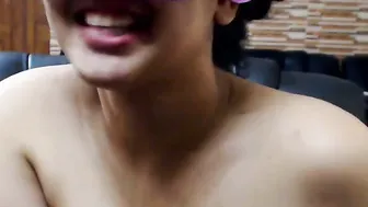 Famous Camgirl Doing Private Nude Show Stripping Everything