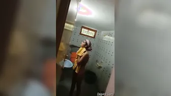 Sexy GF Caught Bathing Unaware Hidden Camera Recording