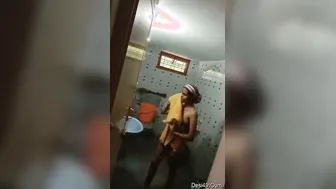 Sexy GF Caught Bathing Unaware Hidden Camera Recording