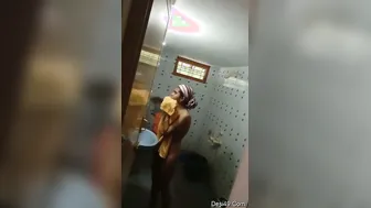 Sexy GF Caught Bathing Unaware Hidden Camera Recording