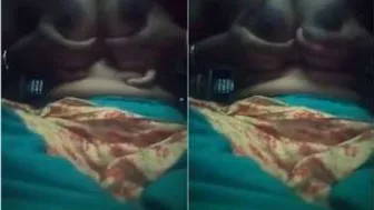 Desi Call Girl Exposing Tits And Fingering Pussy For Client