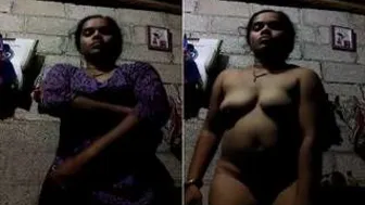 Married Bhabhi Recording Herself Naked Taking Slutty Selfie Clips