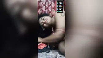 Horny Indian GF Showing Her Wet Pussy On Video Call