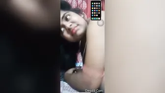 Horny Indian GF Showing Her Wet Pussy On Video Call