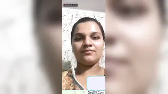 Horny Indian Babe Exposing Her Tits And Pussy On Video Call