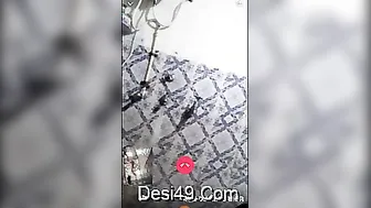 Desi Babe Bathing Naked On Video Call Showing Everything To Him