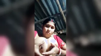 Married Bhabhi Exposing Her Big Tits And Pussy On Camera For You