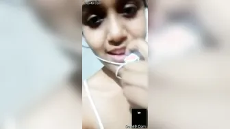Cute Looking Desi Girl Flashing Her Tits On Video Call Today