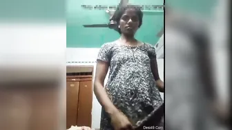 Tamil Bhabhi Squeezing And Playing With Her Big Tits At Home