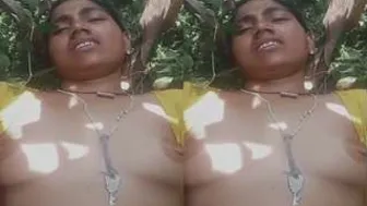 Village GF Letting Lover Film Her Beautiful Bare Tits