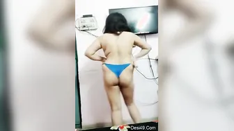 Naughty Desi Girl Flashing Her Tits While Dancing On Camera