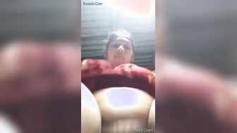 Horny Married Woman Showing Off Her Big Tits And Hairy Pussy