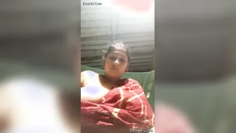 Horny Married Woman Showing Off Her Big Tits And Hairy Pussy